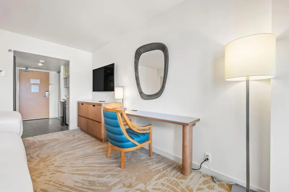 Studio With Partial Ocean View & Balcony Unit 1901 Honolulu 0*,