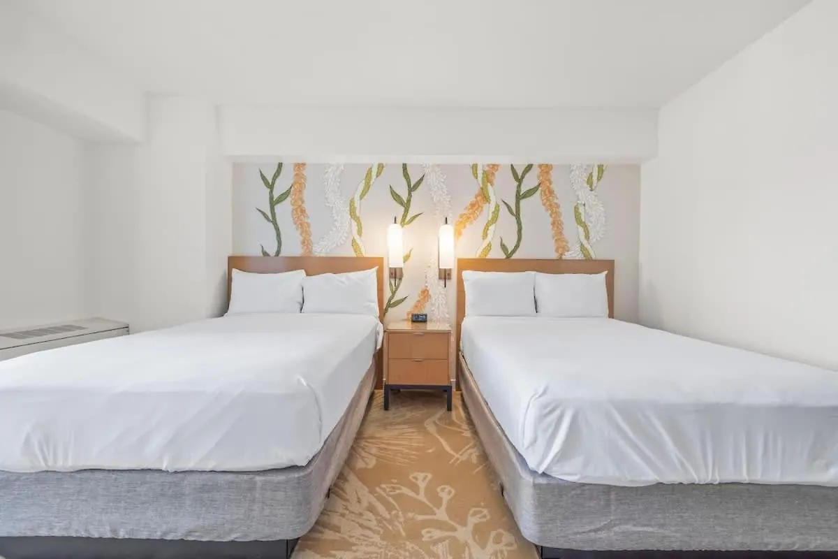 Studio With Partial Ocean View & Balcony Unit 1901 Гонолулу