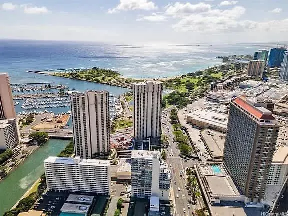 Studio With Partial Ocean View & Balcony Unit 1901 Гонолулу