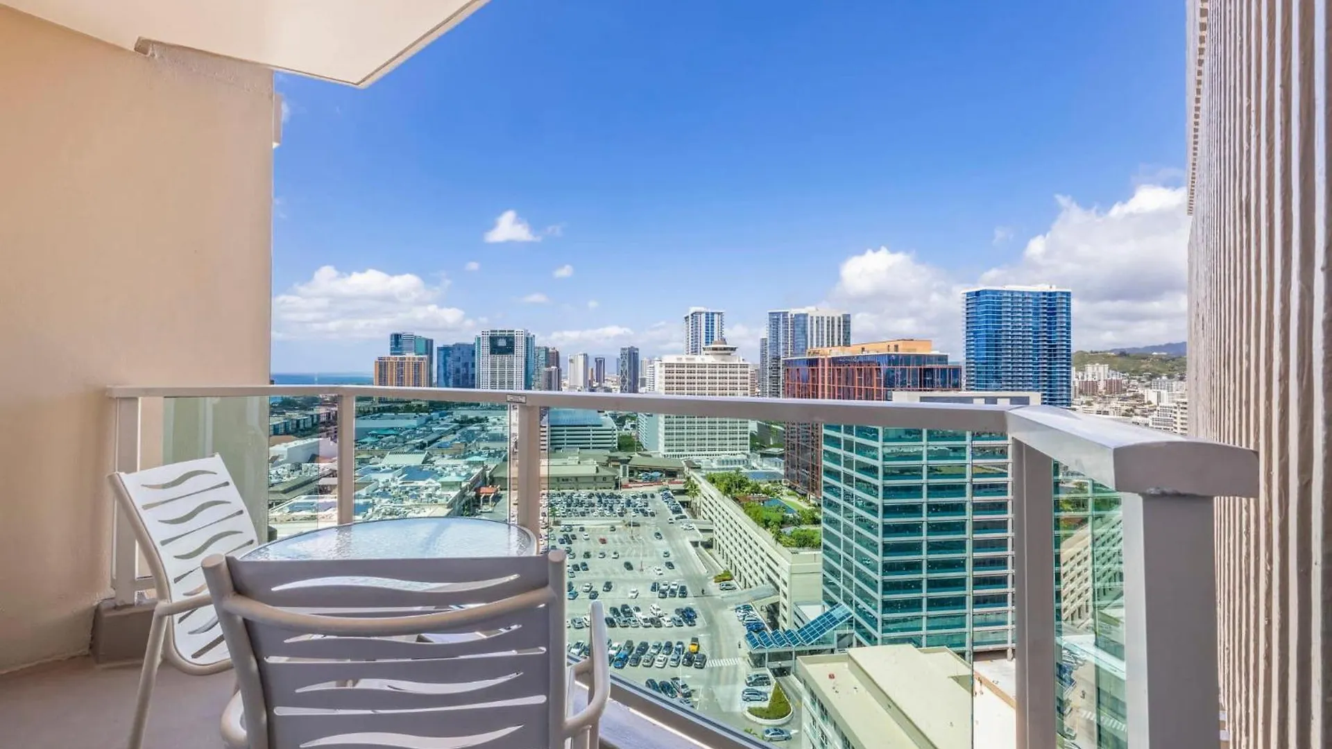 Дом отдыха Studio With Partial Ocean View & Balcony Unit 1901 Гонолулу